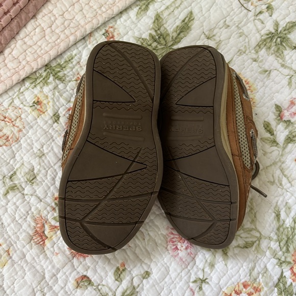 Sperrys size 8.5 - Picture 2 of 2